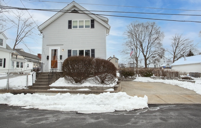 18 COTTAGE ST
