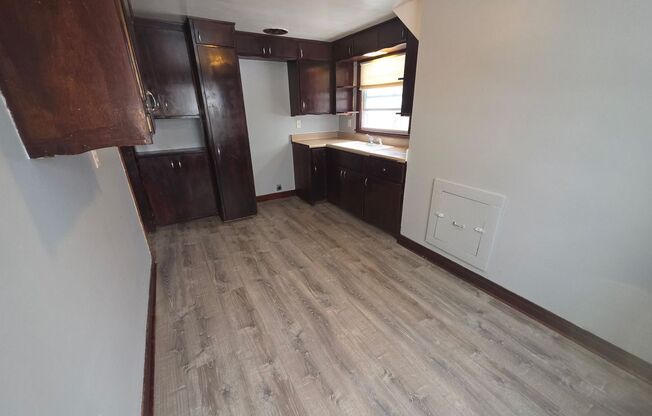 3260-3260A N 49th St