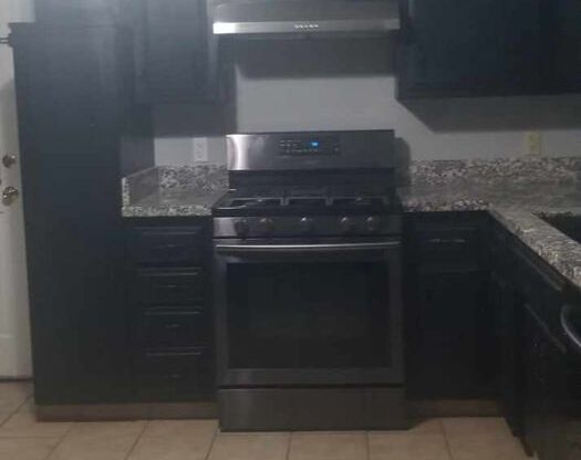 2 beds, 1 bath, 1,000 sqft, $1,350, Unit B