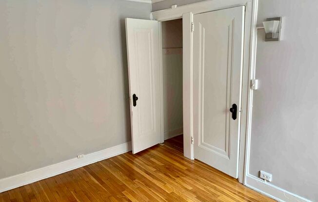 1 bed, 1 bath, 526 sqft, $1,199, Unit 1E