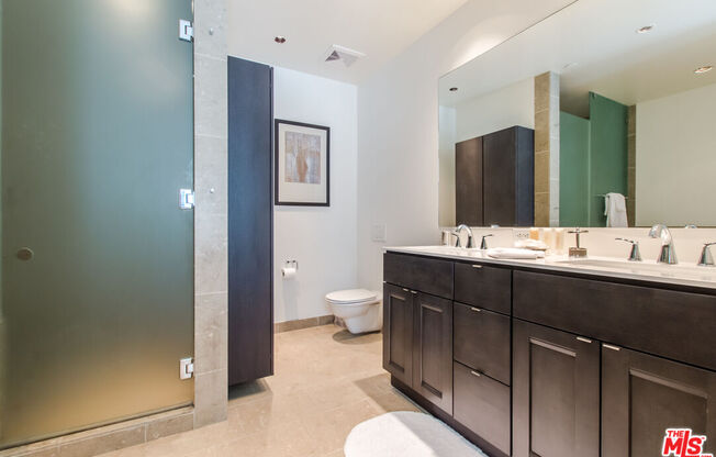 1 bed, 1 bath, 920 sqft, $3,990, Unit 4L