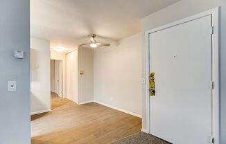 1 bed, 1 bath, 585 sqft, $950, Unit 4