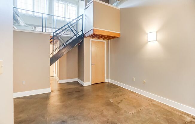 1 bed, 1 bath, 1,111 sqft, $1,613, Unit 3301-403