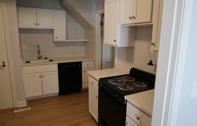 1 bed, 1 bath, 874 sqft, $1,850, Unit A