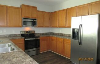 3 beds, 2 baths, $2,300