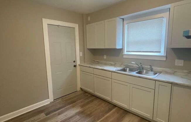 3 beds, 1 bath, $1,145