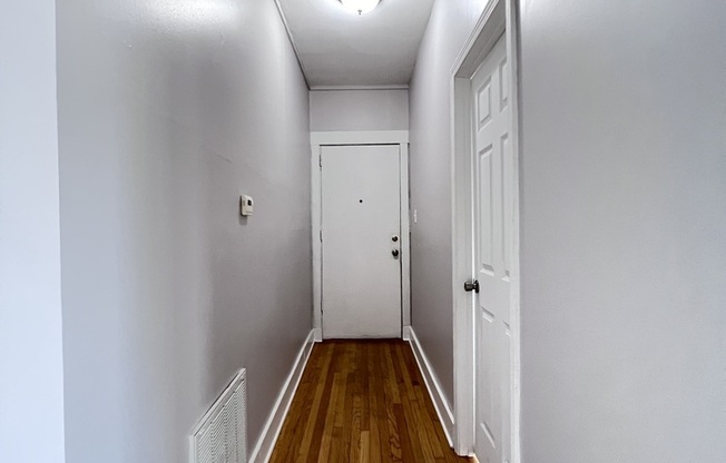 2707 E 78 ST