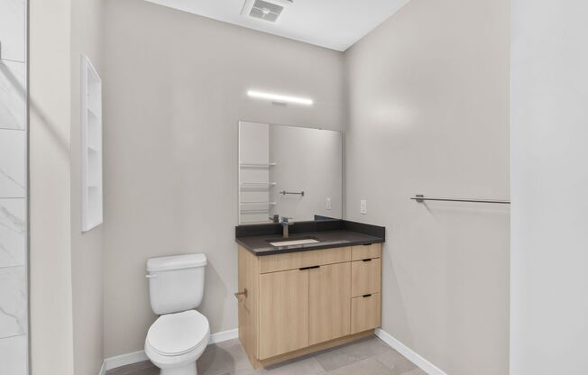 2 beds, 1 bath, 913 sqft, $3,560, Unit 402