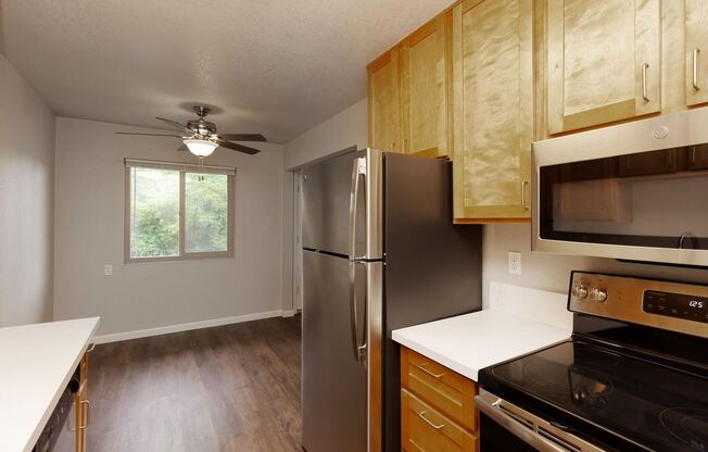 2 beds, 1 bath, 800 sqft, $2,295, Unit 14