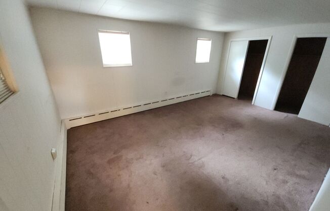 2 beds, 1 bath, $2,000