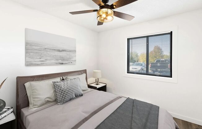 2 beds, 1 bath, $947, Unit 3909-52