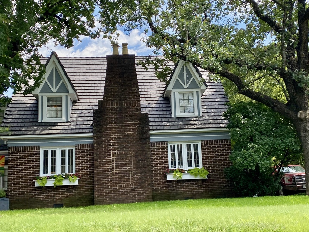 Bluebonnet Dr Home in Oakhurst, TX