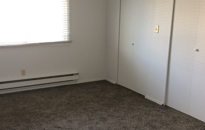 1 bed, 1 bath, 700 sqft, $1,050, Unit 4