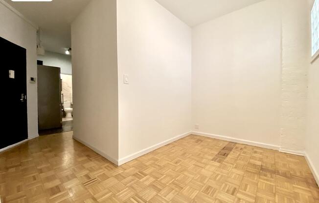 2 beds, 1 bath, $3,200, Unit 13