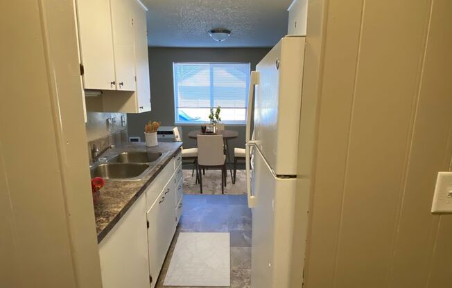 101-107 E. Fremont Ave