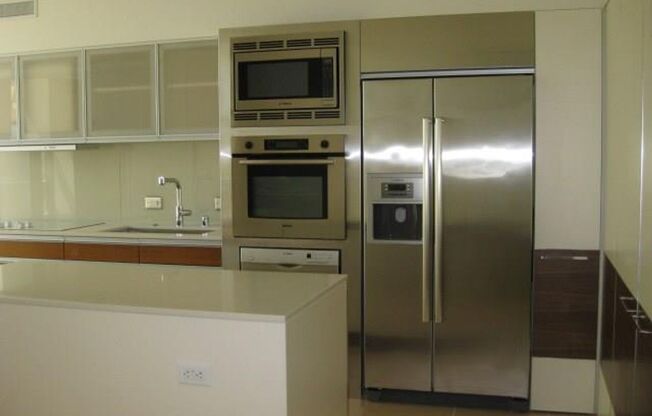 1 bed, 1 bath, $2,750, Unit #1411