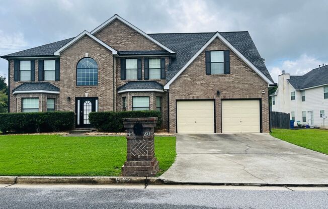 Welcome home to this stunning 5 bedroom 3 full bathroom home located in College Park! Must see!