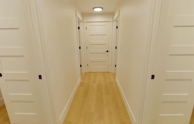 5 beds, 5 baths, $4,875, Unit 685 East 16th Alley