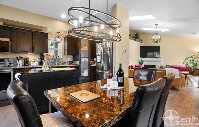 2 beds, 2 baths, $2,195, Unit # Z 276