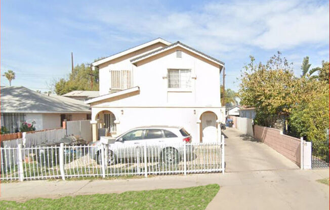 1735 W 55 ST