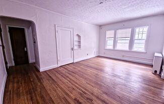 1 bed, 1 bath, $925, Unit The Breakers B204