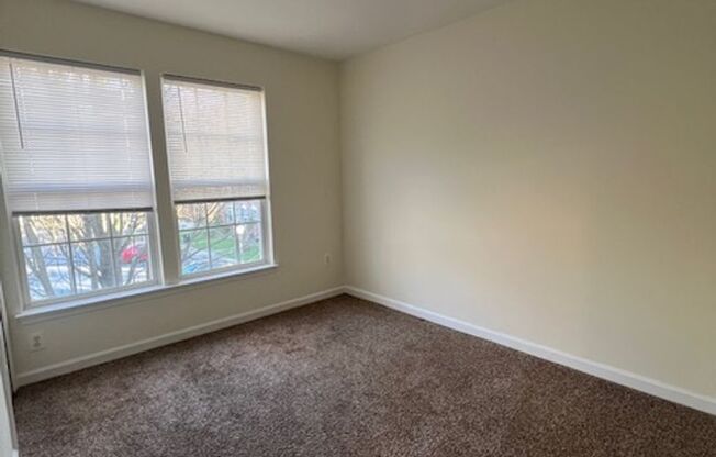 SPACIOUS TOWNHOUSE IN GERMANTOWN