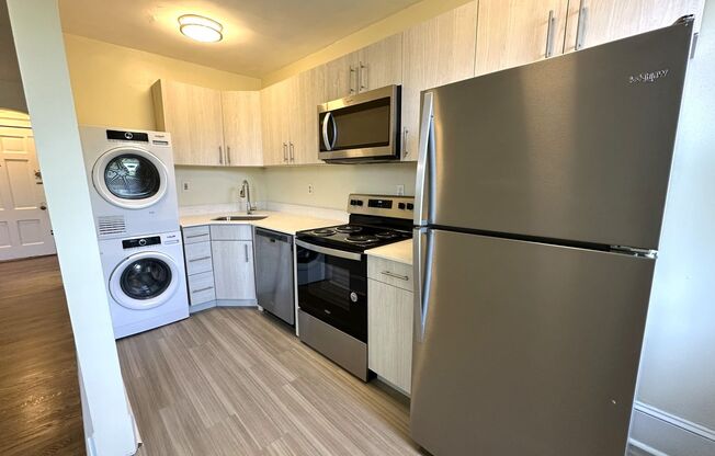 Studio, 1 bath, 450 sqft, $958, Unit Apt 307