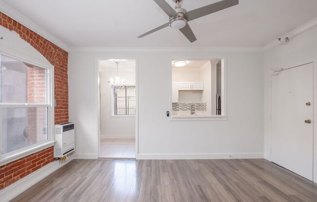 Mariposa Willows- *** 1 FREE MONTH ***