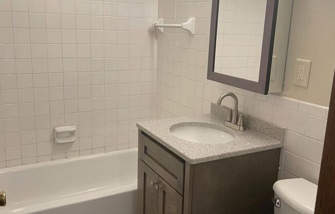 1 bed, 1 bath, $1,090, Unit 303