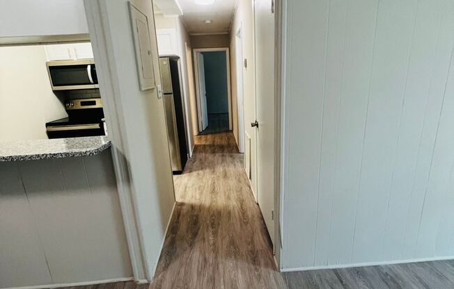 2 beds, 1.5 baths, 990 sqft, $1,025, Unit 4414-B