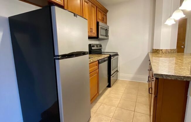1 bed, 2 baths, 692 sqft, $2,295, Unit 0512