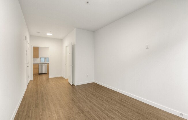 Studio, 1 bath, 350 sqft, $1,096, Unit A5