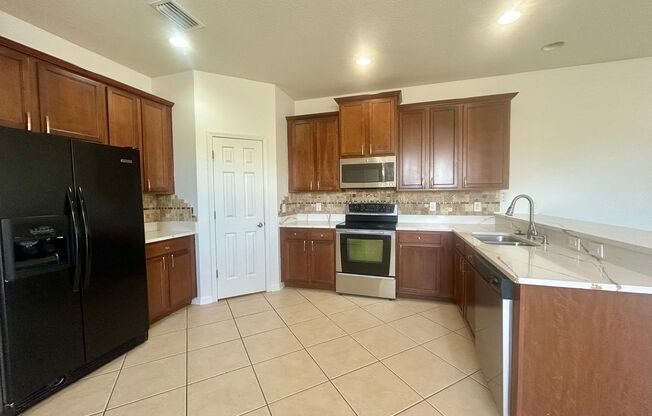 Beautiful Riverview Rental – Water, Sewer & Trash Included