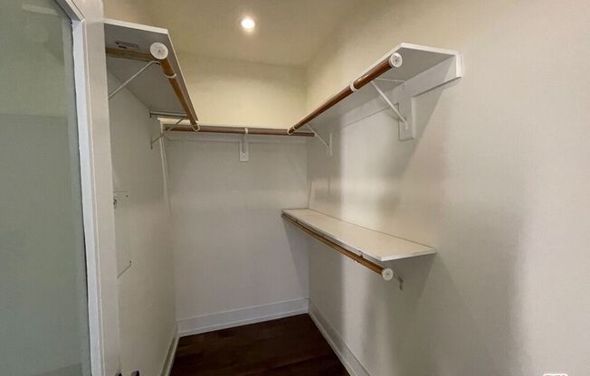 1 bed, 1.5 baths, 1,024 sqft, $3,542, Unit 304