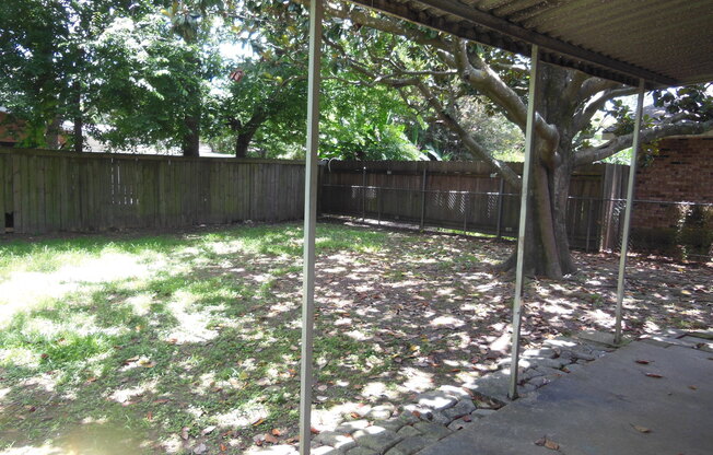 3 beds, 2 baths, $1,300