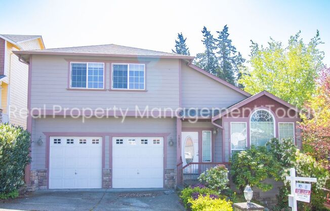 Stunning 5 Bedroom Home in Perfect Location!
