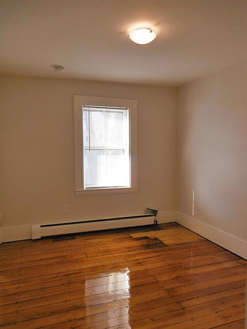 10 Smith Ave 2R