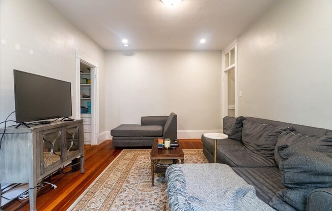 862 HUNTINGTON AVE