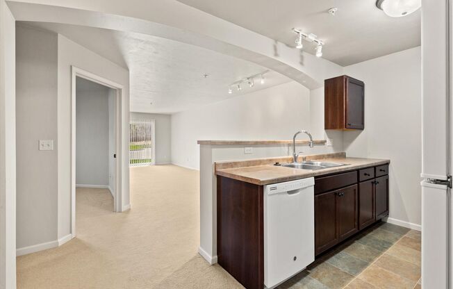 2 beds, 1 bath, 1,100 sqft, $1,465, Unit 108