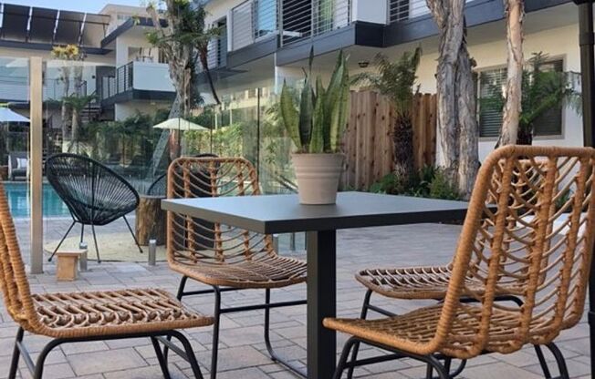 2 beds, 2 baths, 949 sqft, $3,375, Unit 21