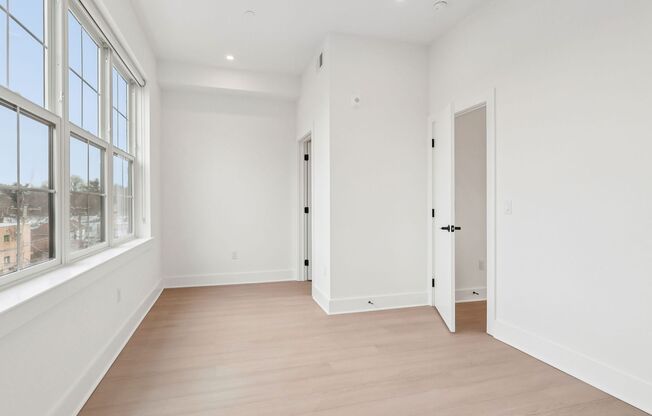 1 bed, 1 bath, 680 sqft, $1,833, Unit 201