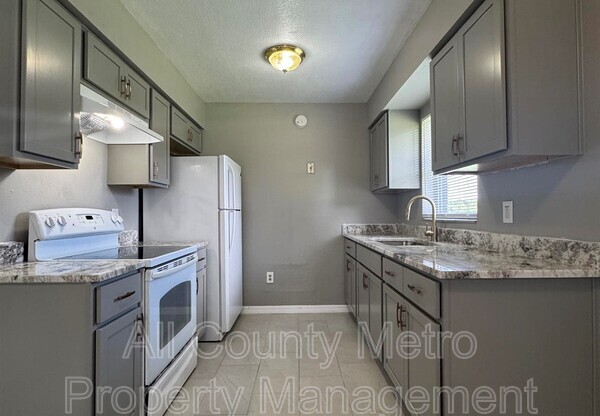 415 APOPKA HL CIR