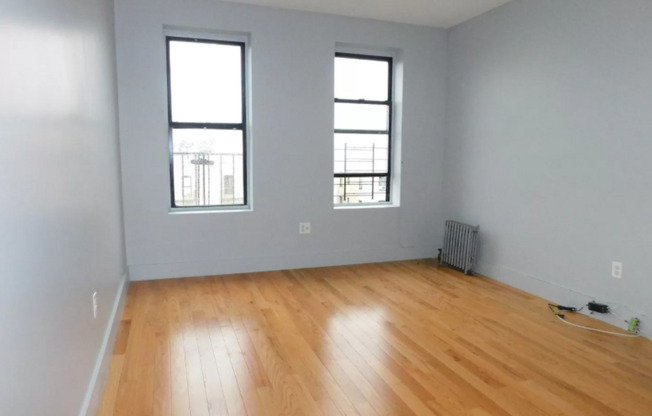 3 beds, 1 bath, $3,600