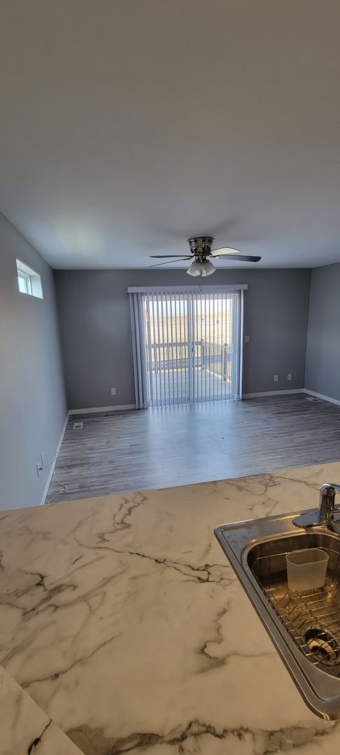 2 bed/2.5 bath condo for rent!