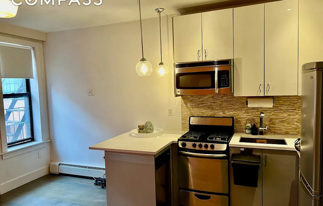 48 W 138 ST