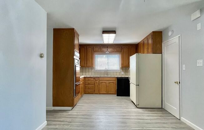 4 Bedroom, 2 Bath - Santa Clara