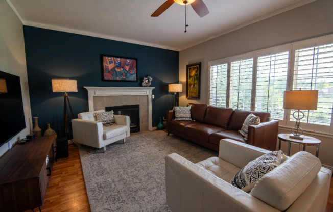 1242 RIDDLEWOOD RD