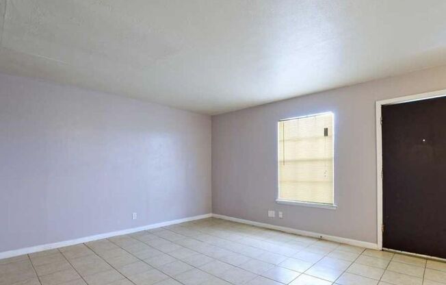 2 beds, 1 bath, 731 sqft, $840, Unit A3