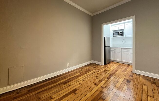 Studio, 1 bath, 250 sqft, $1,295, Unit 205