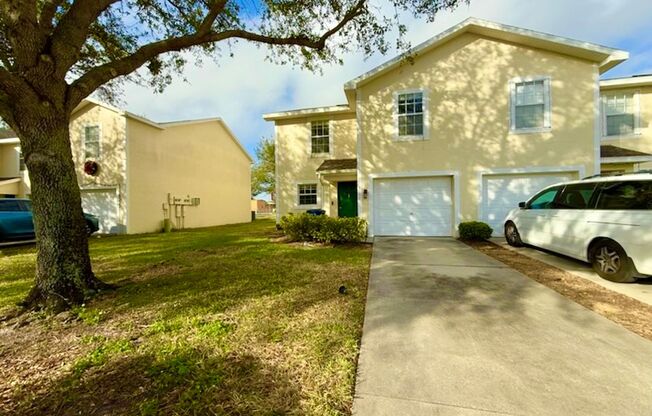 Spacious 3-Bedroom Townhouse with Den and Community Pool